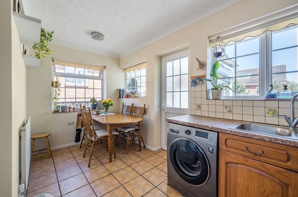 Property photo 3 of 15 3 - Diner