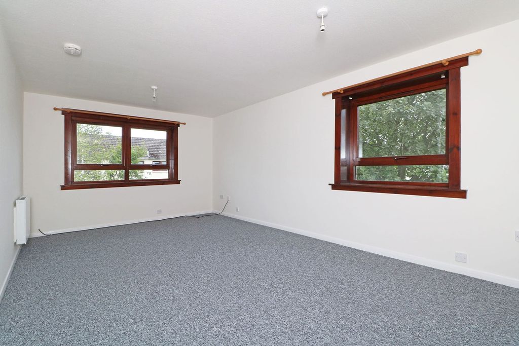 Property photo 3 of 11 Photo 3