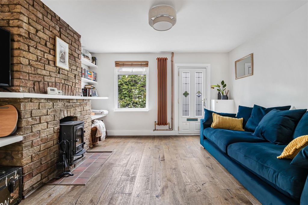 Property photo 3 of 17 14_84411.Jpg