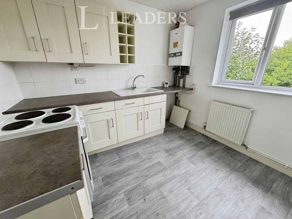 Property photo 3 of 10 Pbox-Img.Jpg