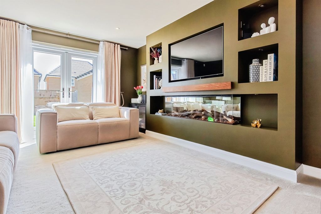 Property photo 2 of 20