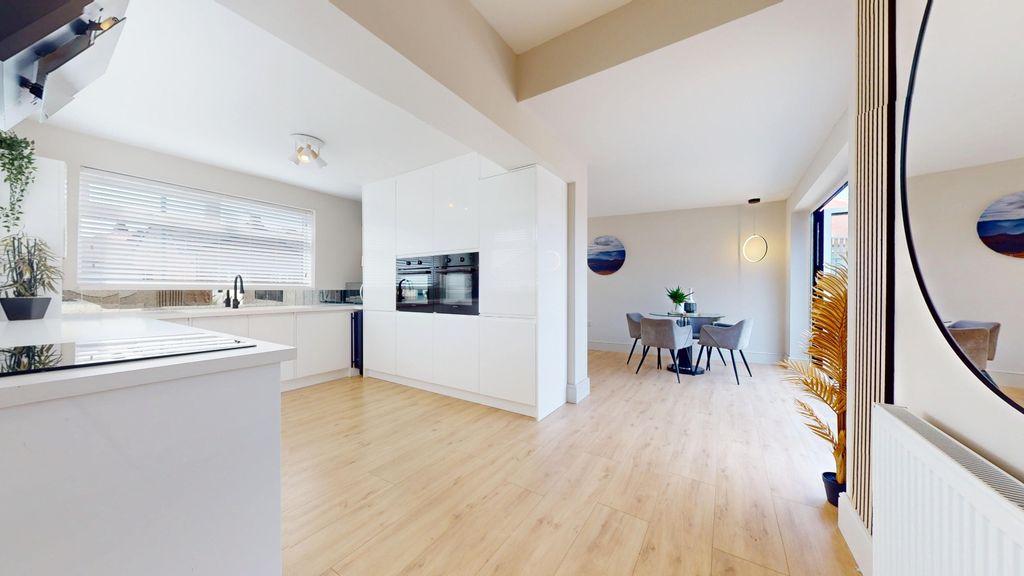 Property photo 1 of 29 4163801