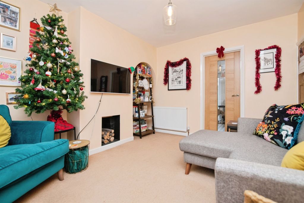 Property photo 2 of 17 Lounge