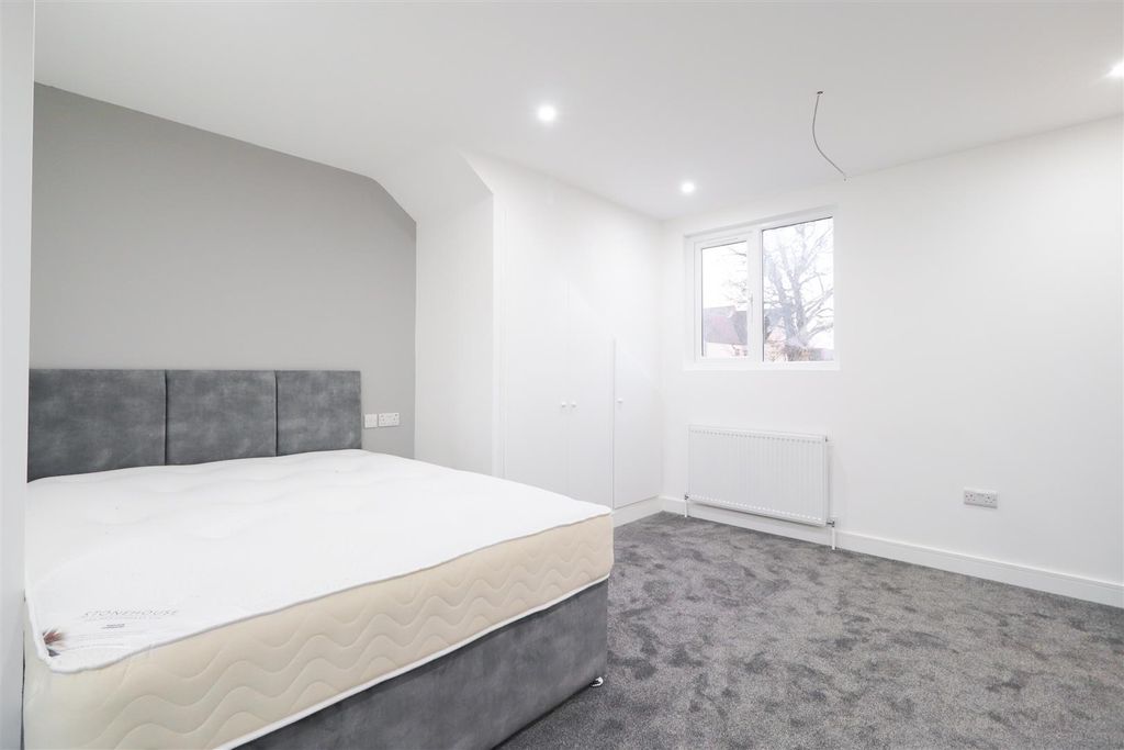 Property photo 3 of 14 Melville Road-22.Jpg