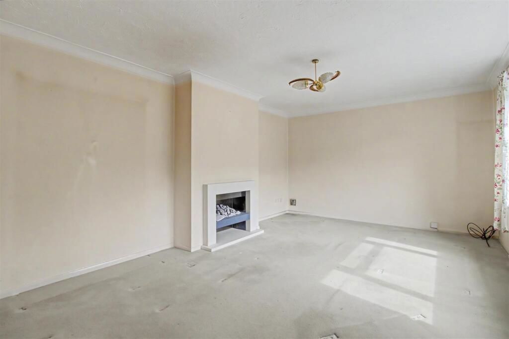 Property photo 3 of 25