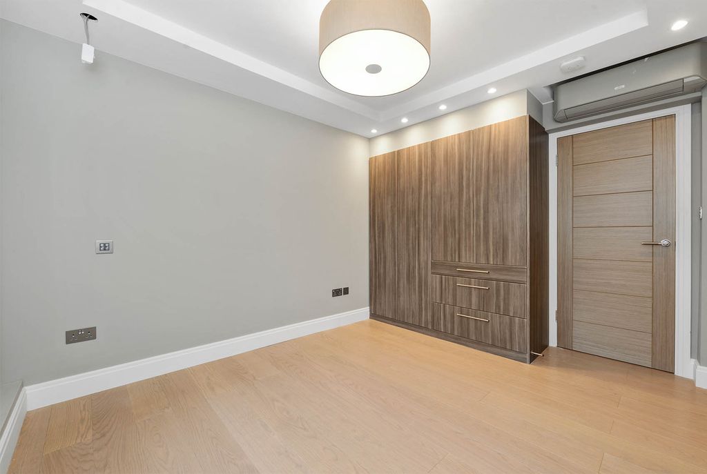 Property photo 3 of 9 Photo 3