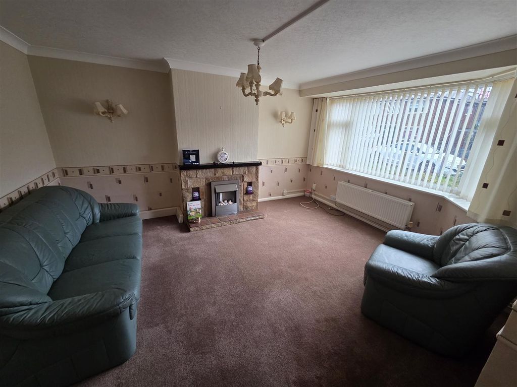 Property photo 3 of 8 20251203_094157.Jpg