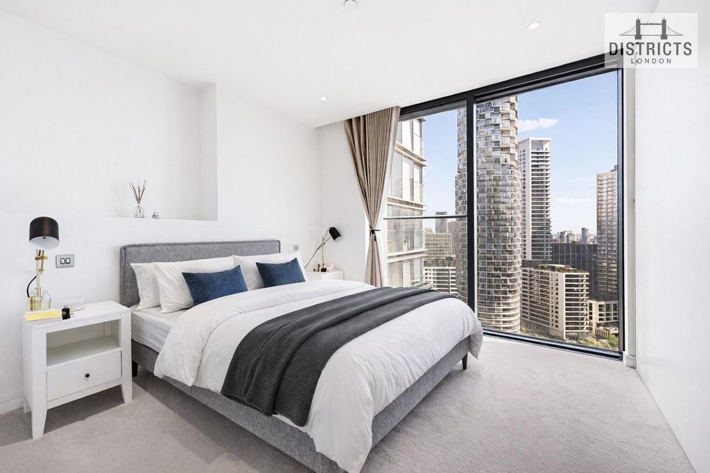 Property photo 3 of 17 Bedroom Wm.Jpg