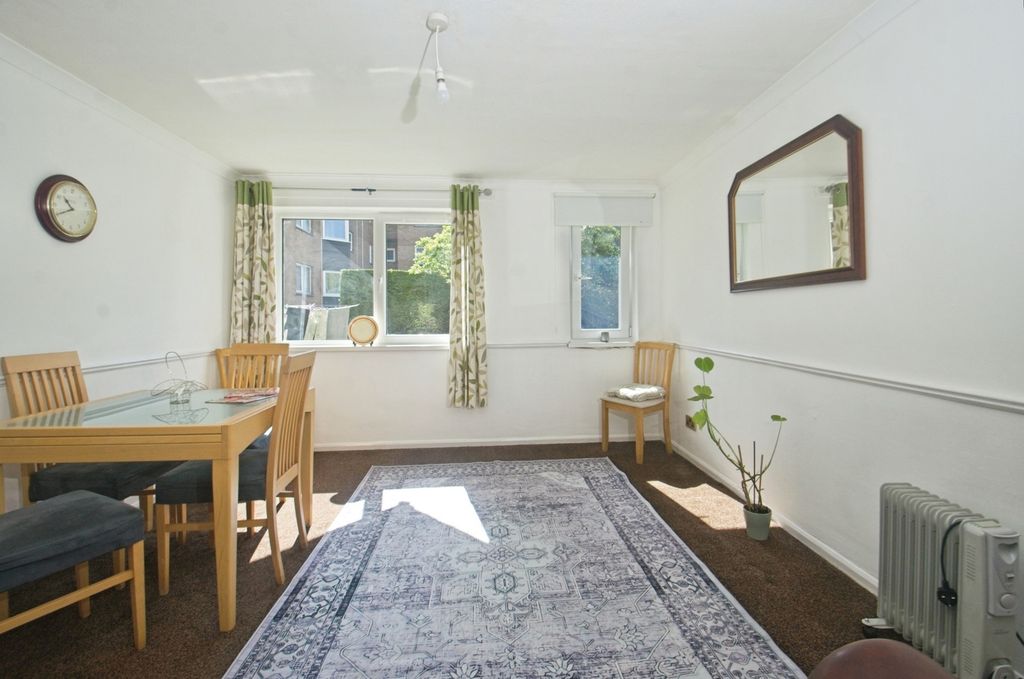 Property photo 2 of 17 Photo