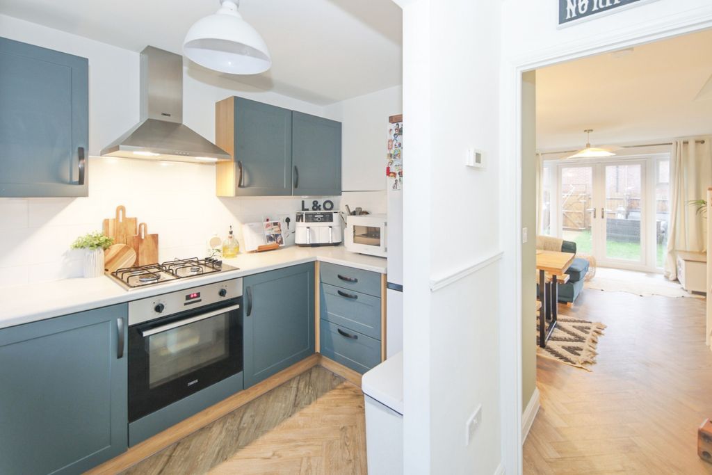 Property photo 2 of 17