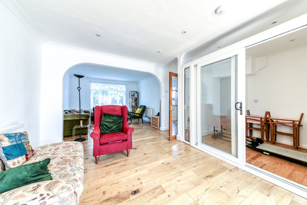 Property photo 3 of 16