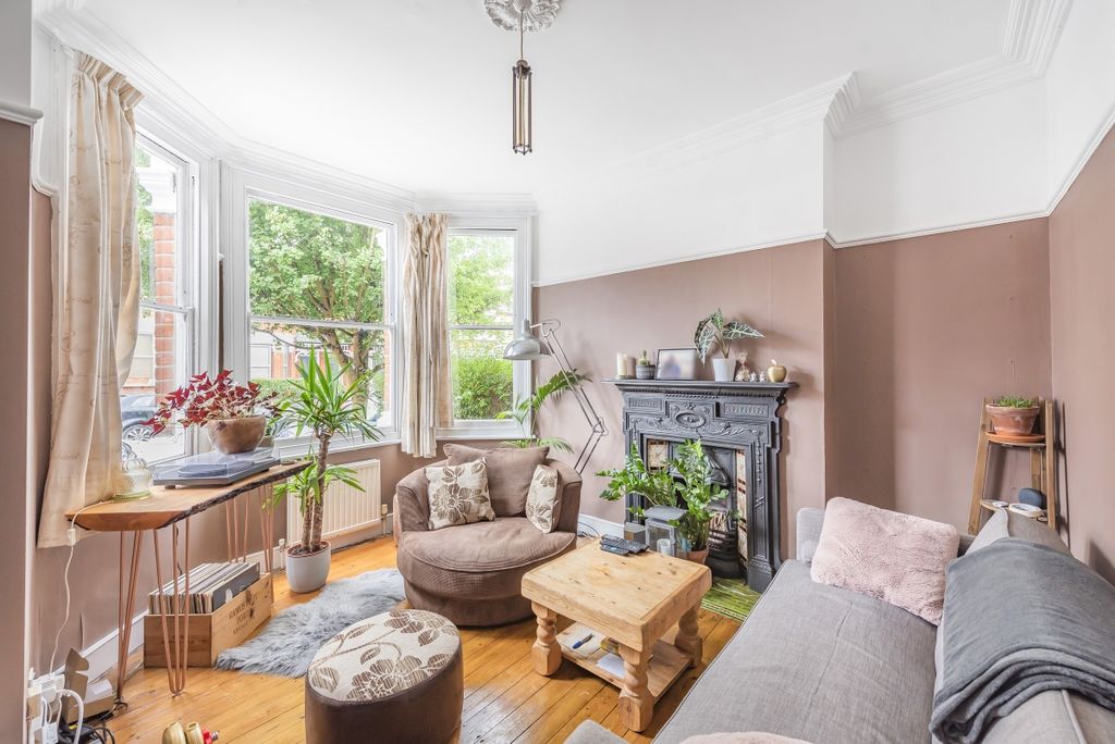 Property photo 1 of 8 655836 (1)