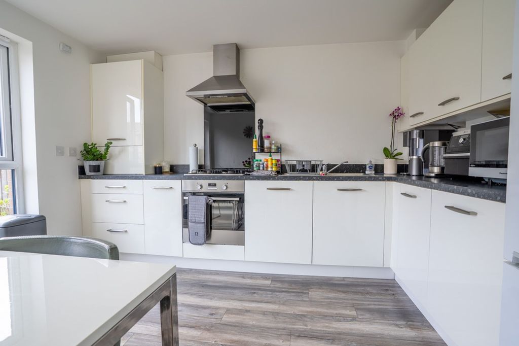 Property photo 1 of 38