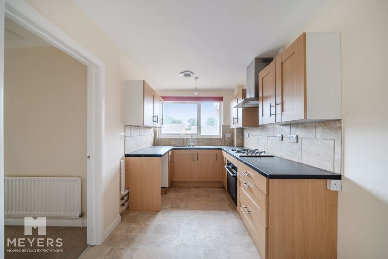 Property photo 2 of 10 Kitchen