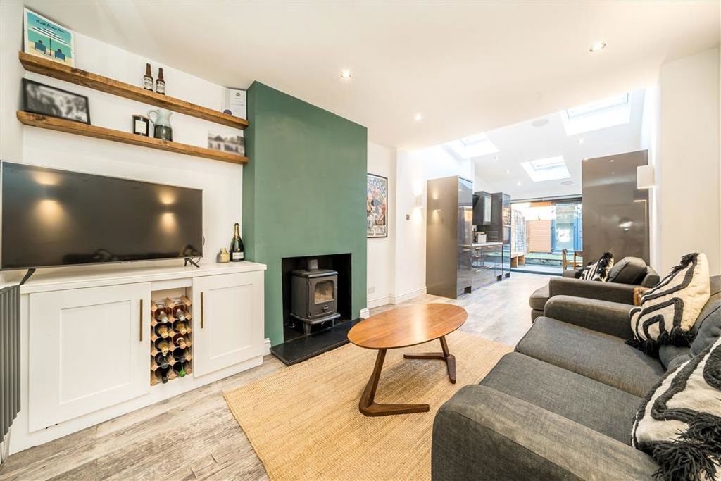 Property photo 2 of 6