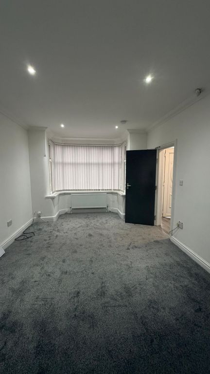 Property photo 3 of 17 Gallery