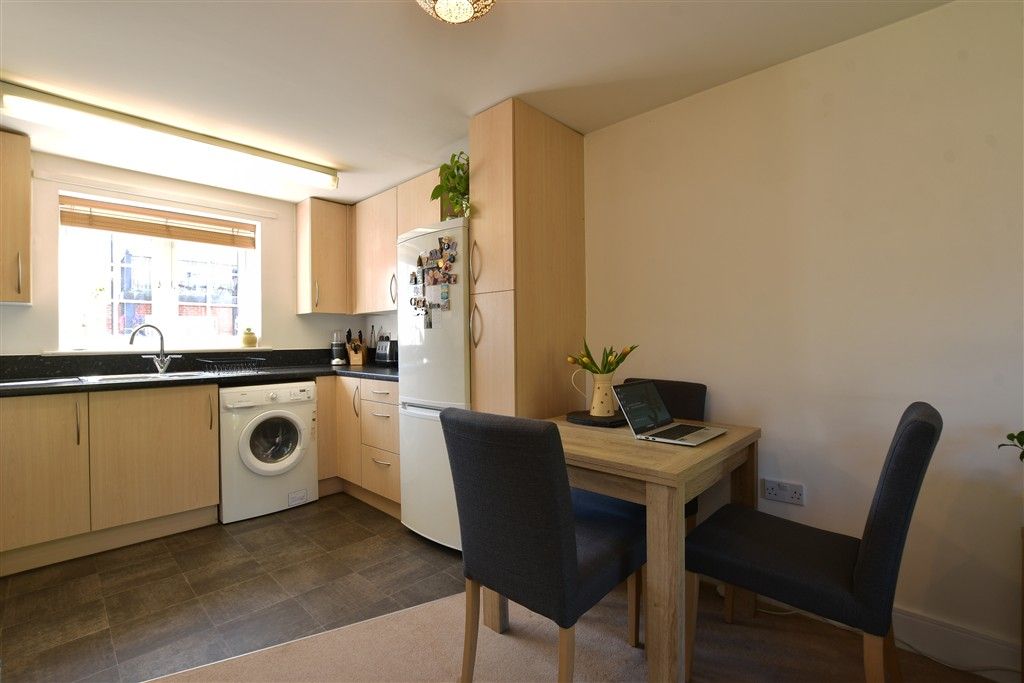 Property photo 1 of 10 Dining Area