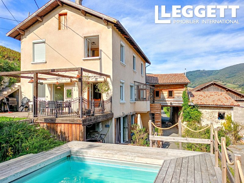 Property photo 2 of 10