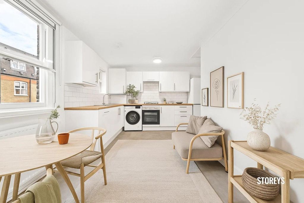 Property photo 2 of 34