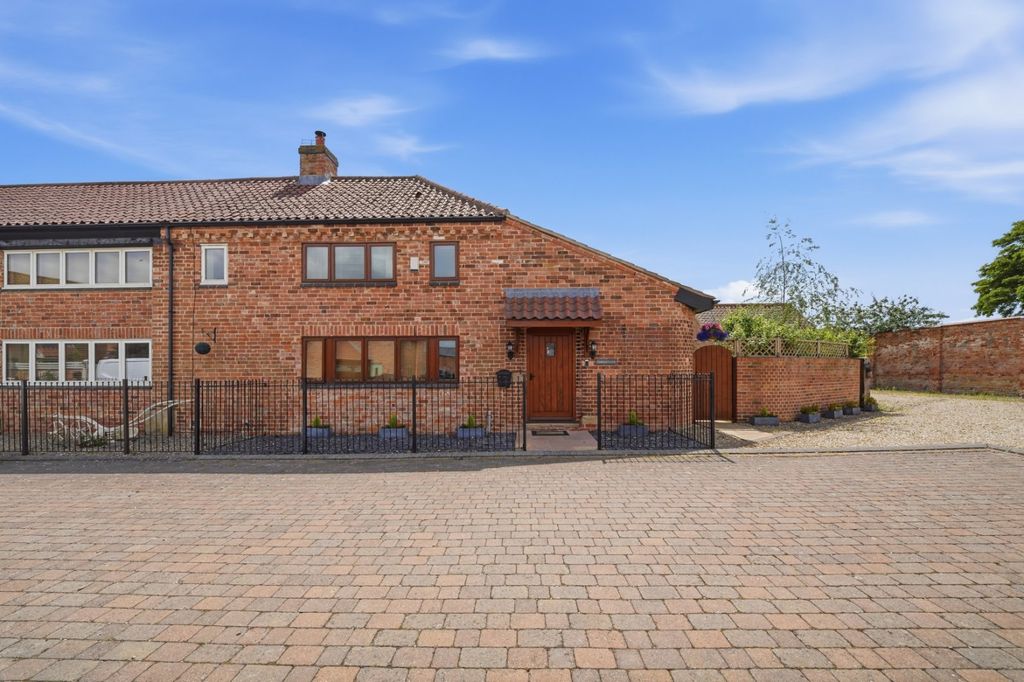 Property photo 2 of 28 Picture No. 39