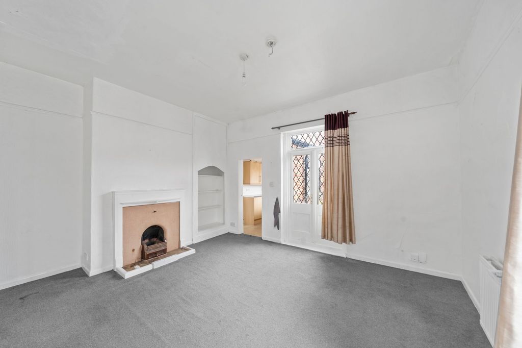 Property photo 3 of 7
