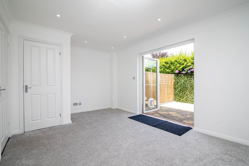 Property photo 3 of 22