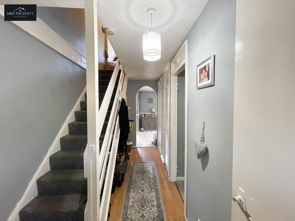 Property photo 2 of 27