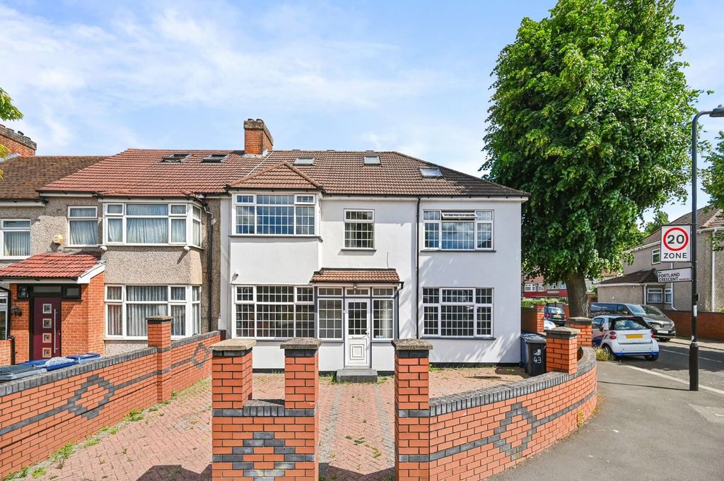 Property photo 1 of 10 Ahren - 43 Mansell Road - External4 (1).Jpg