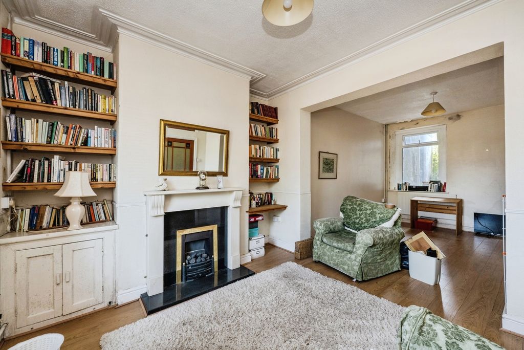 Property photo 3 of 18 Pbox-Img.Jpg