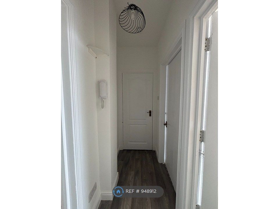 Property photo 2 of 17 Internal Entrance Hall