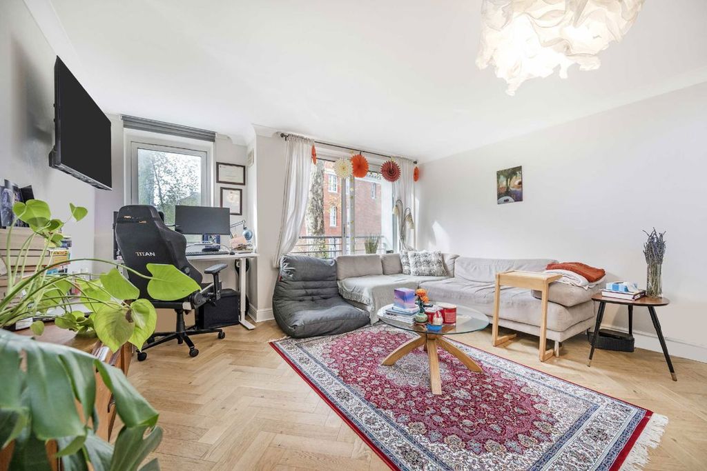 Property photo 2 of 8