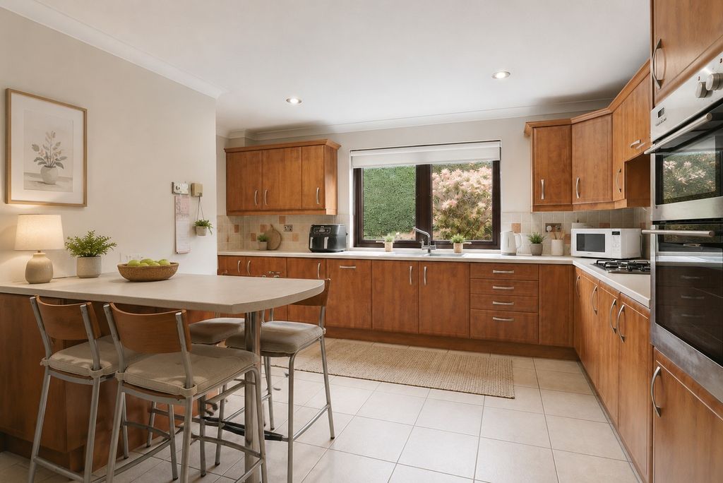 Property photo 3 of 43