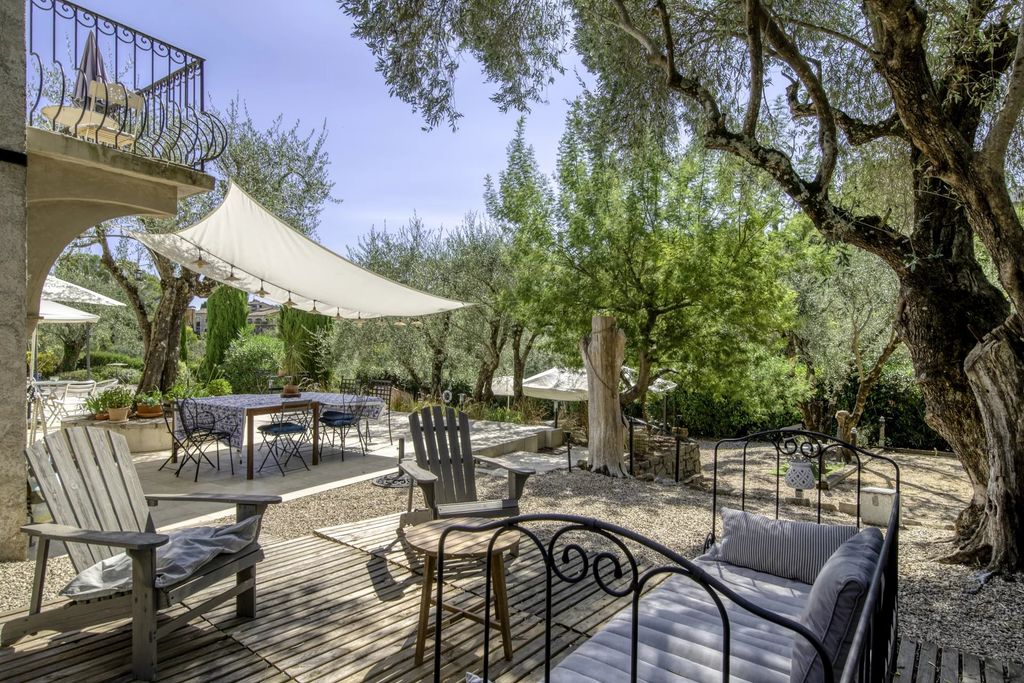 Property photo 3 of 9