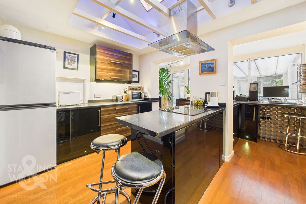 Property photo 3 of 29