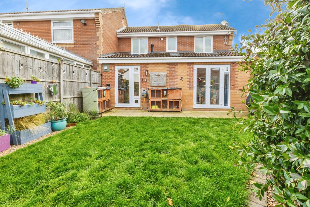 Property photo 1 of 20 2025-11-03-10Stirlingway032