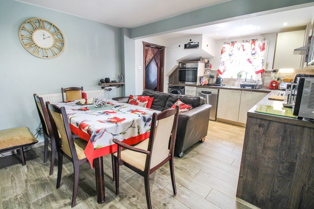Property photo 2 of 14 Kitchen/Dining Room