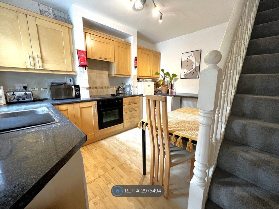 Property photo 3 of 17 Kitchen
