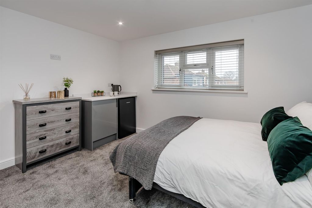 Property photo 2 of 10 Rm5_Img-24.Jpg