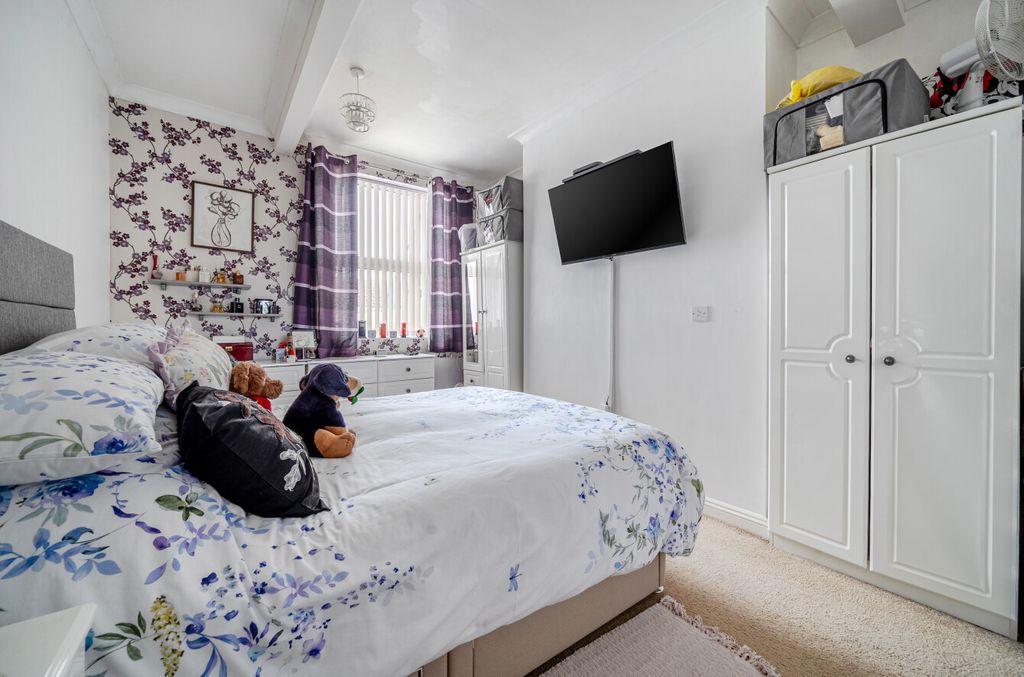 Property photo 2 of 14 1456851-8-6A01Fda...