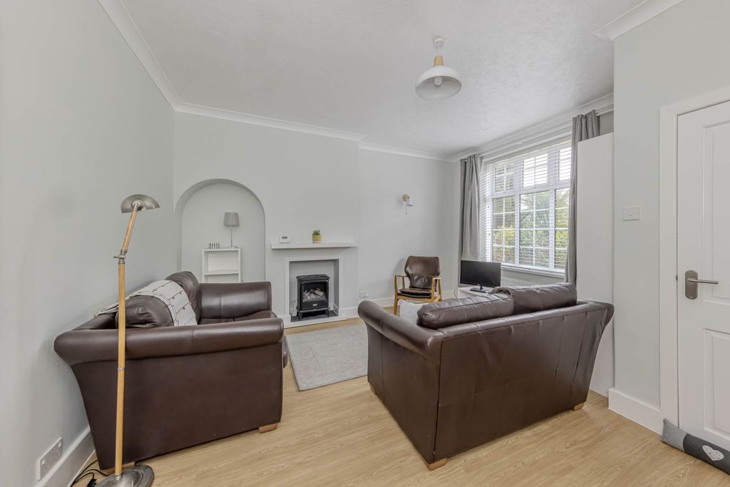 Property photo 3 of 24