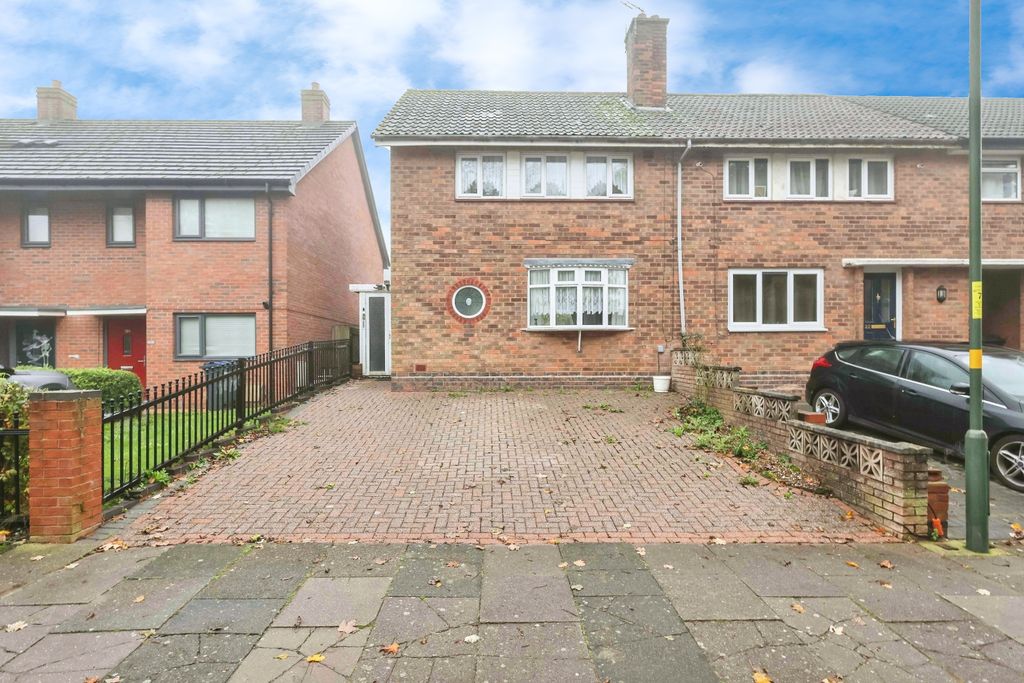 Property photo 1 of 17 Photography