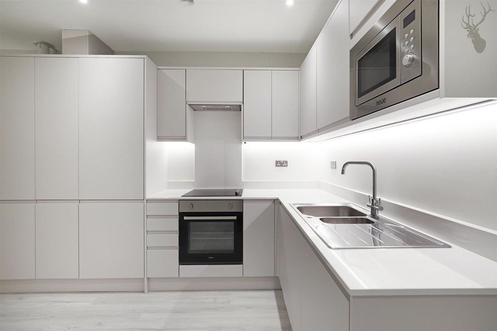 Additional image 4 of 1 bed flat for saleHalf Moon Lane, Epping CM16