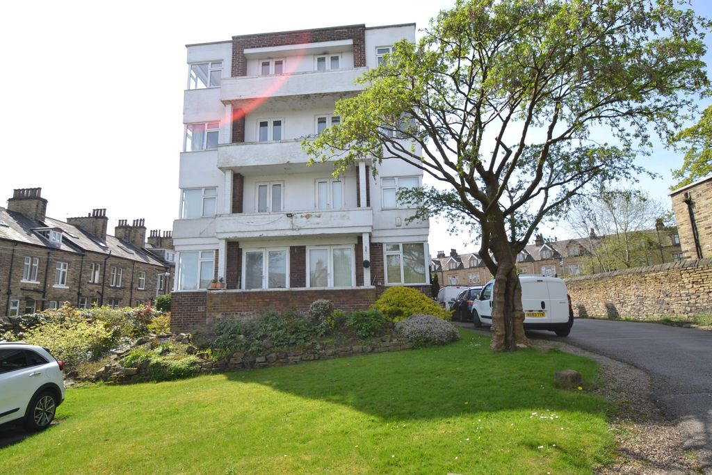 Property photo 1 of 11 Photograph 10