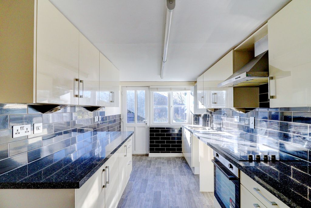 Property photo 3 of 16 Picture No. 03