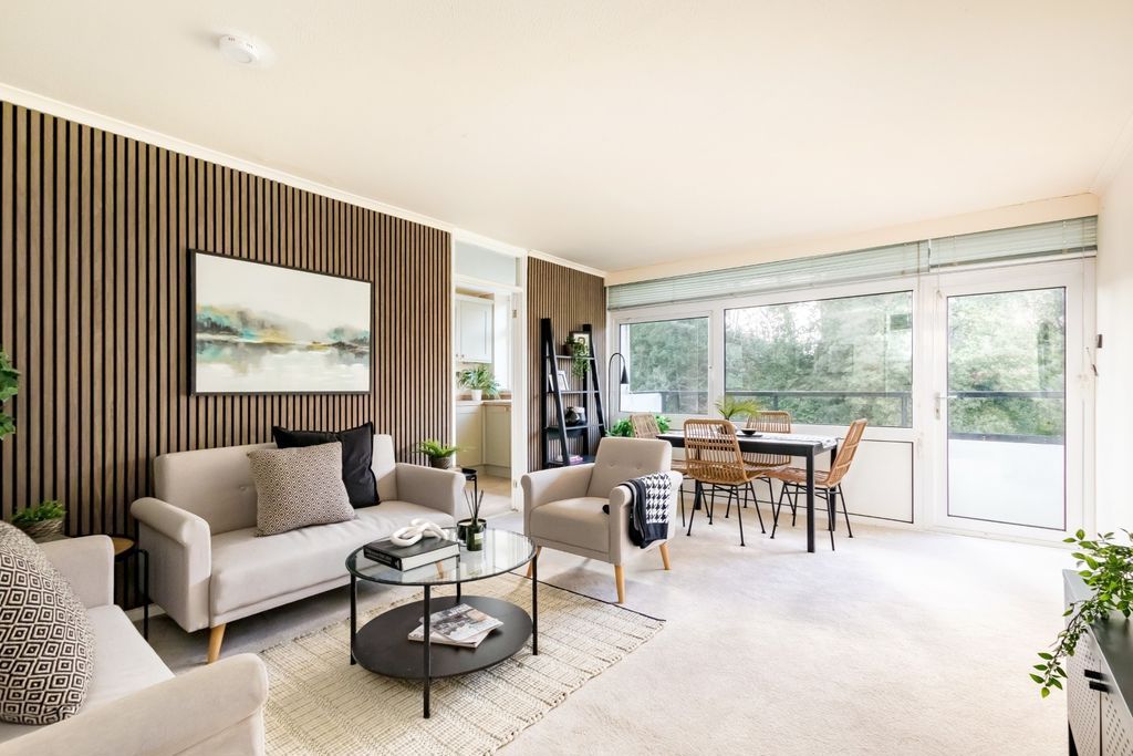 Property photo 1 of 12 Sitting Room