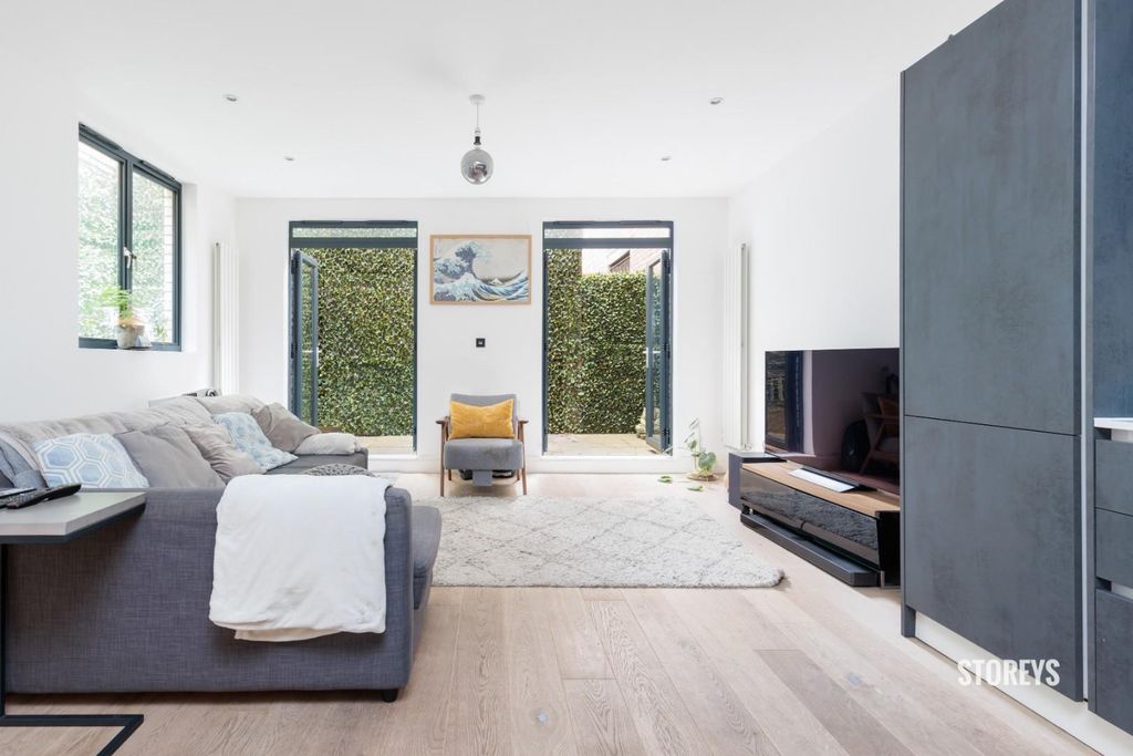 Property photo 1 of 23