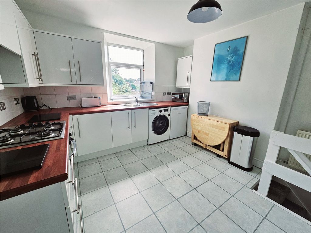 Property photo 3 of 13 Kitchen