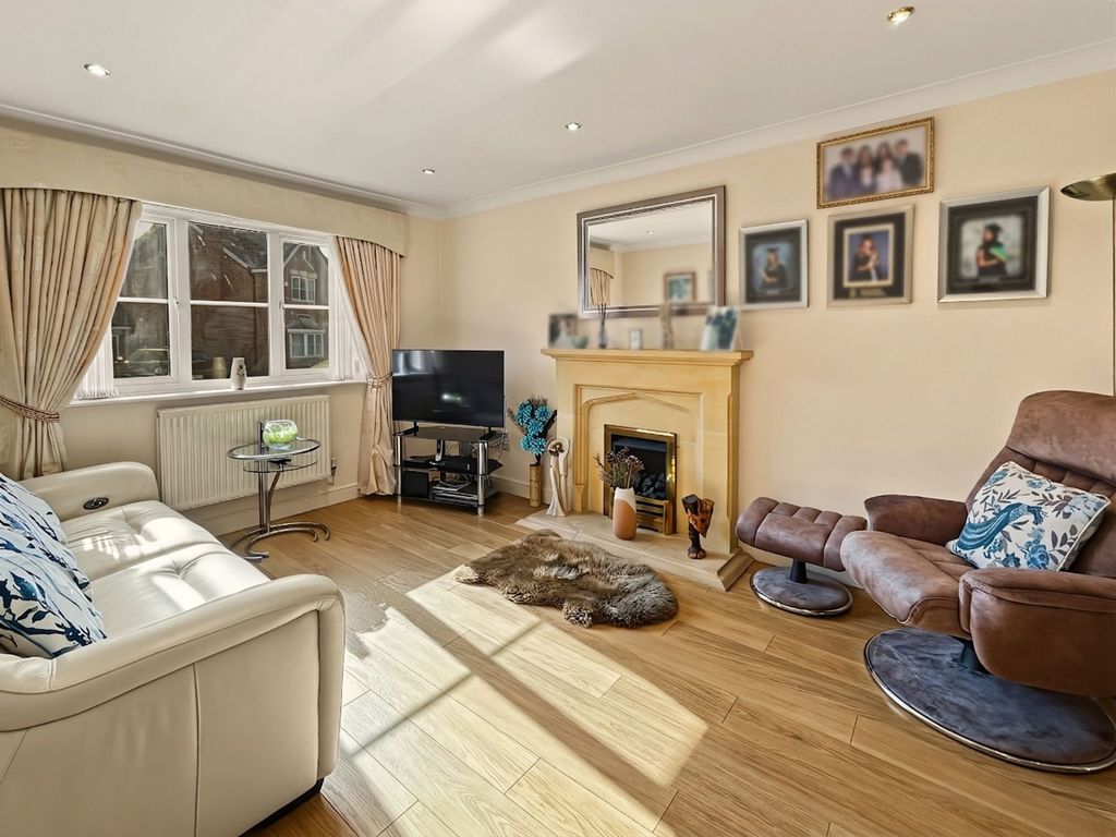 Property photo 2 of 29