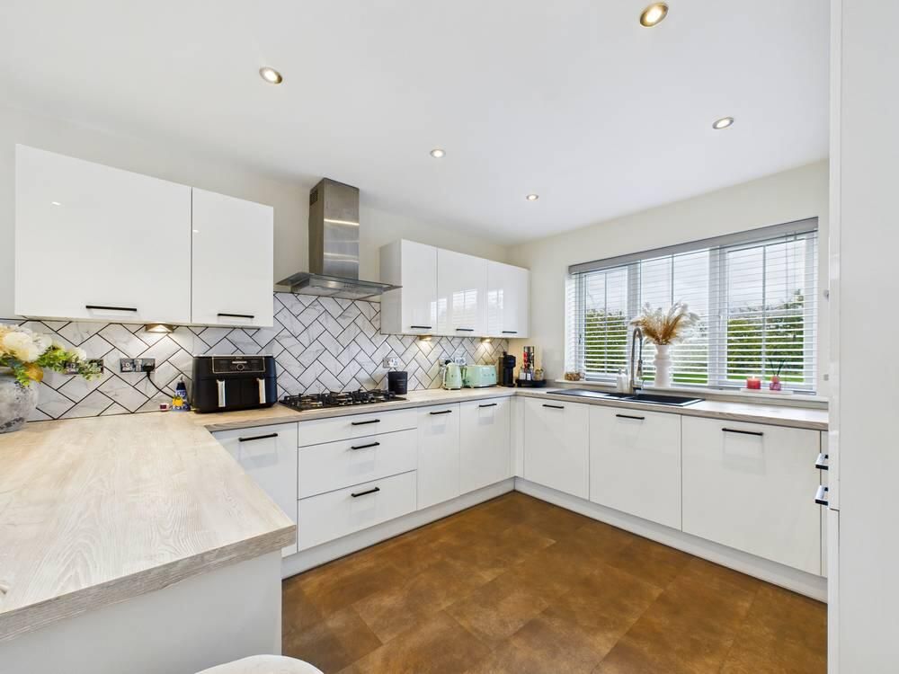 Property photo 2 of 36 Kitchen