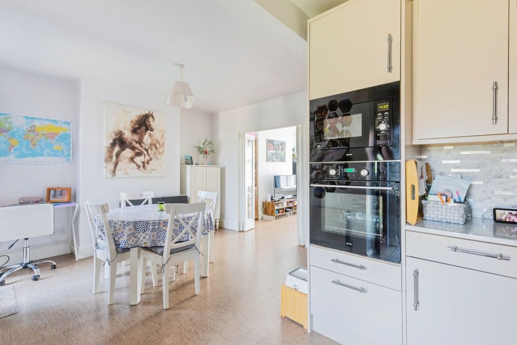 Property photo 2 of 20 Pbox-Img.Jpg